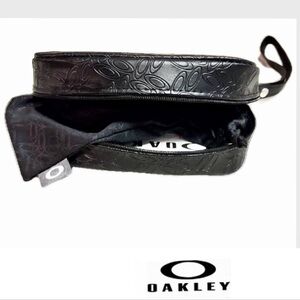 Oakley Embossed Black Glasses Case with Black Pouch